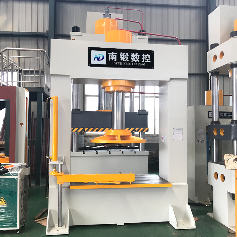 300t工程車輪胎壓裝油壓機(jī)，300噸壓胎機(jī)帶移動(dòng)工作臺(tái)