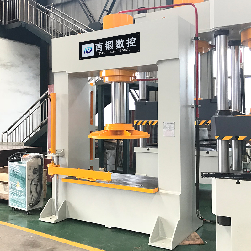 300t工程車輪胎壓裝油壓機(jī)，300噸壓胎機(jī)帶移動(dòng)工作臺(tái)