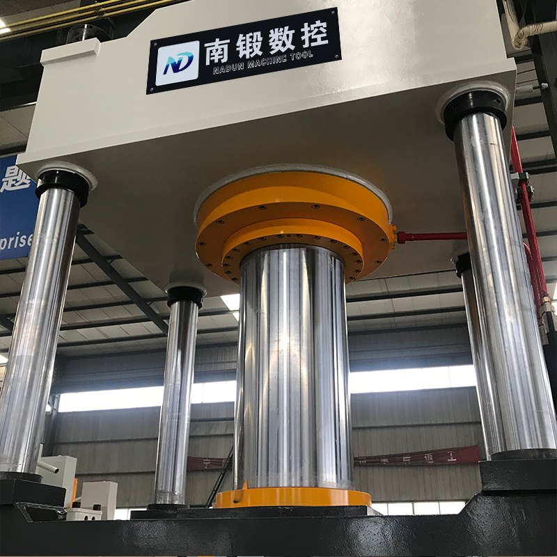 500T三梁四柱油壓機(jī)，500噸常規(guī)油壓機(jī)