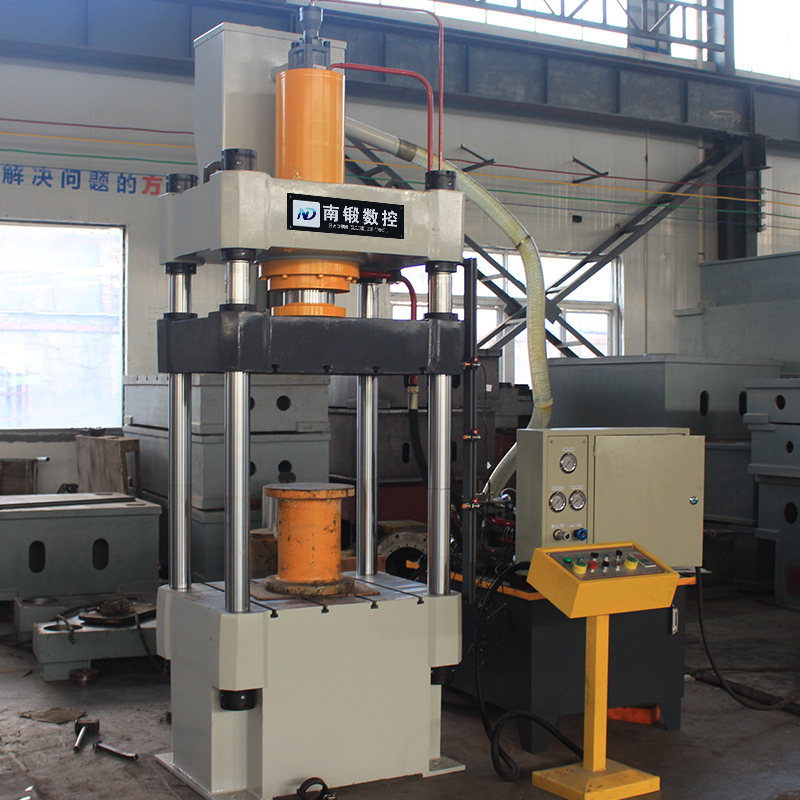 滕州200T四柱油壓機(jī)，200噸壓裝成型油壓機(jī)